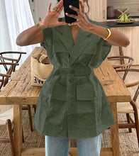 Load image into Gallery viewer, Sleeveless V-neck lapel utility vest jacket/top