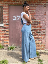 Load image into Gallery viewer, Gathered waist denim suspender overalls jumpsuit