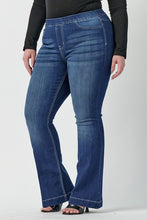 Load image into Gallery viewer, Mid-Rise pull-on FLARE jeggings