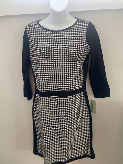 CHAPS petite houndstooth fitted sweater knit dress CHAPS petite houndstooth fitted sweater knit dress