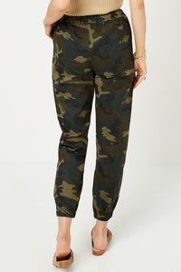 Drawstring camo/fatigue high-rise jogger pant