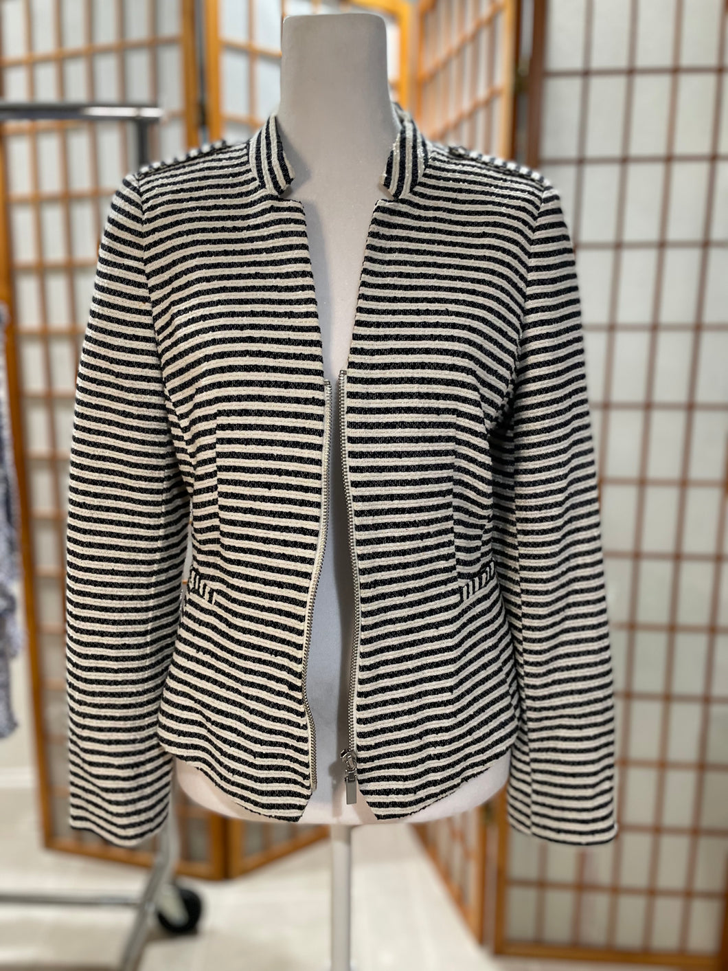 H/M black and white gold thread front zipper cropped blazer