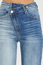 Load image into Gallery viewer, High-Rise Crossover two tone STRAIGHT hem jeans